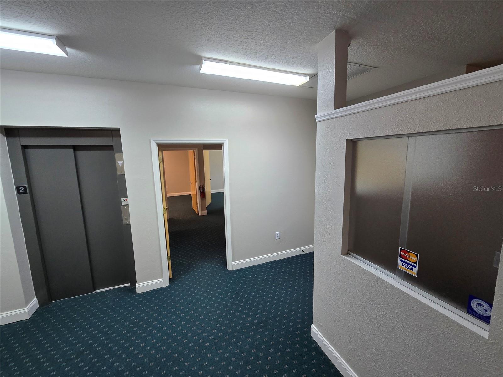 11031 Spring Hill Dr Property Photo 3