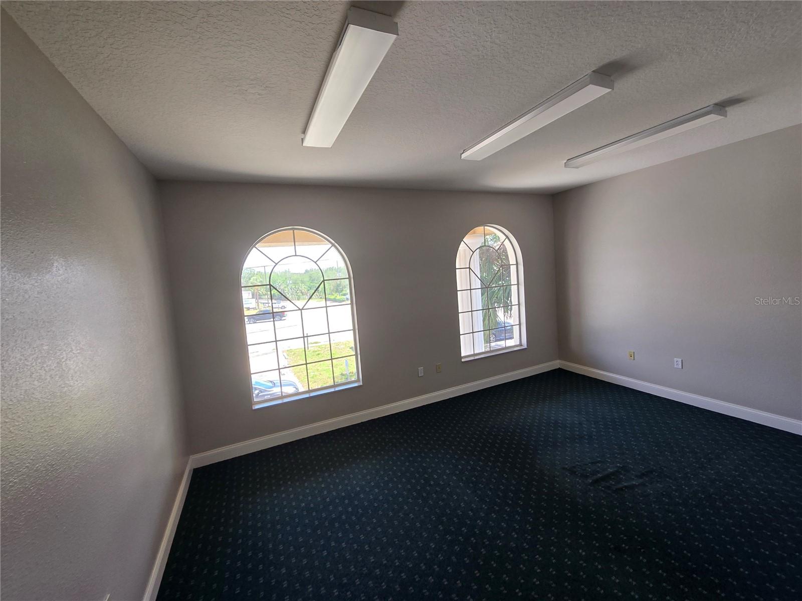 11031 Spring Hill Dr Property Photo 8