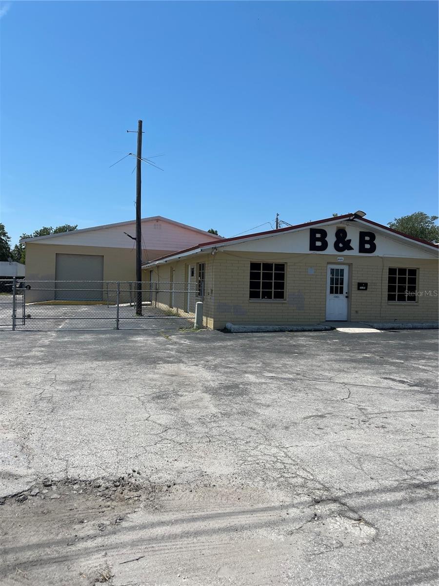 2019 E Main St Property Photo 1