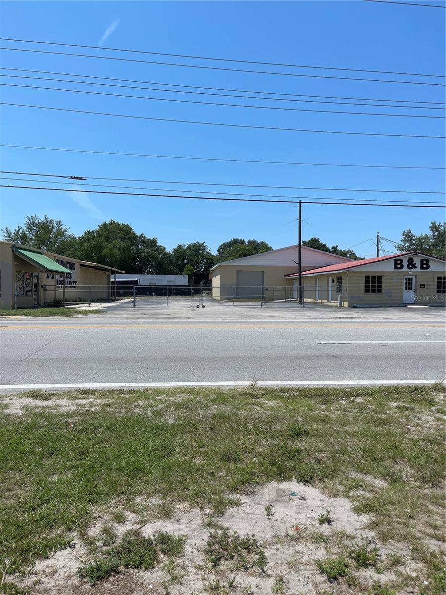 2019 E Main St Property Photo 2