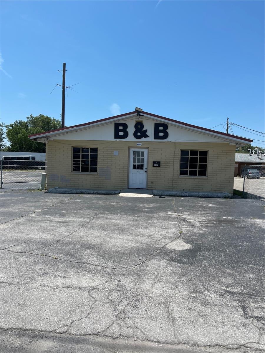 2019 E Main St Property Photo 4