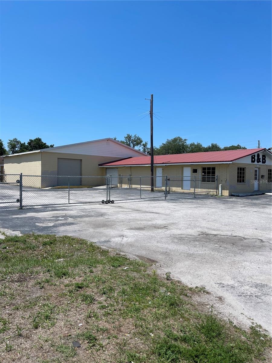 2019 E Main St Property Photo 5