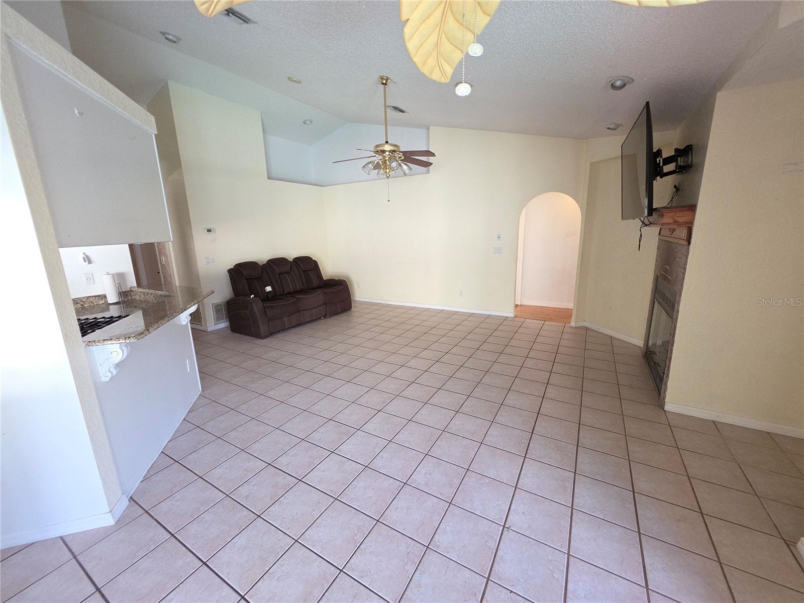 10244 Hoover St Property Photo 18