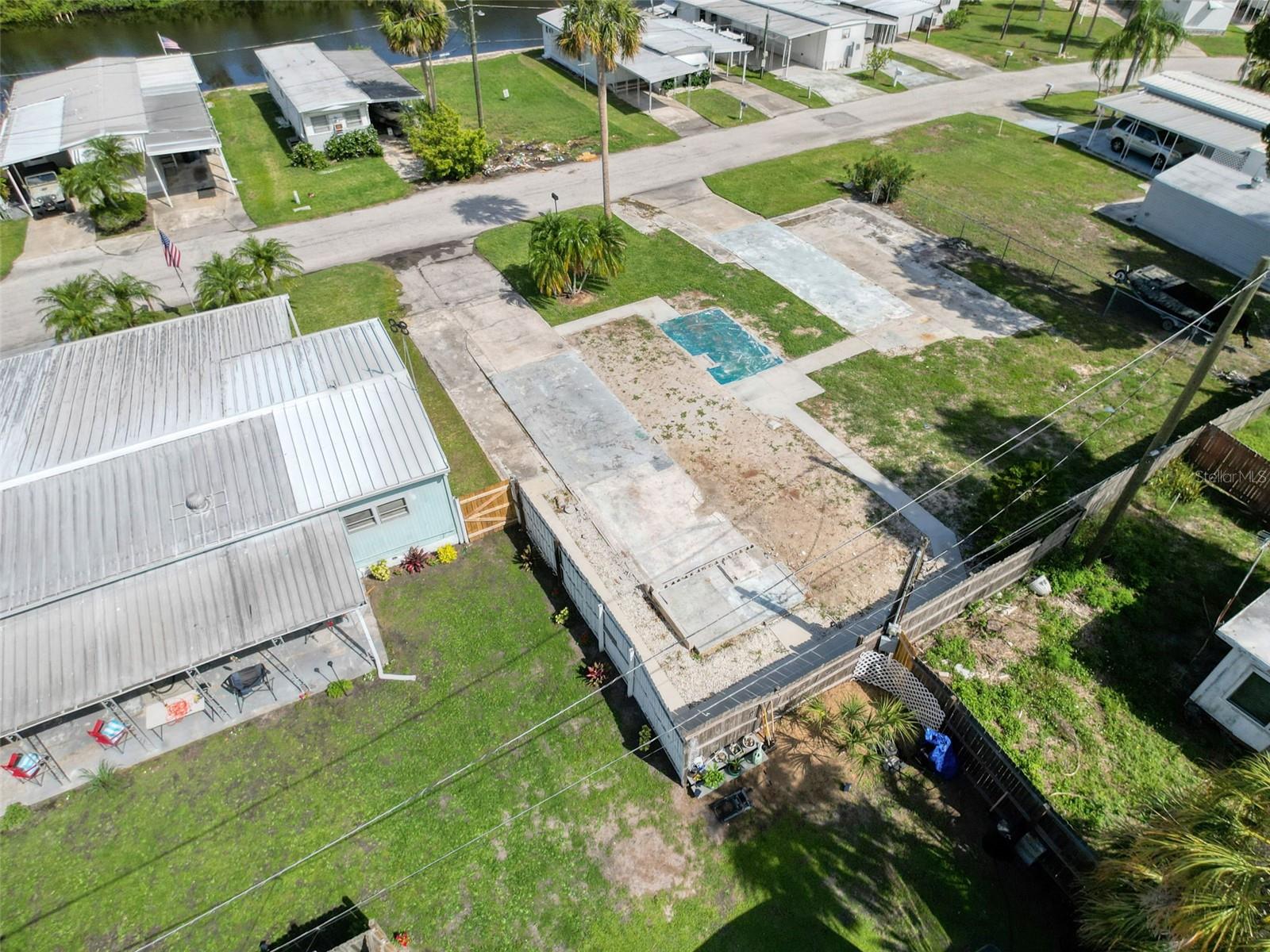 6836 Edgewater Dr Property Photo 1