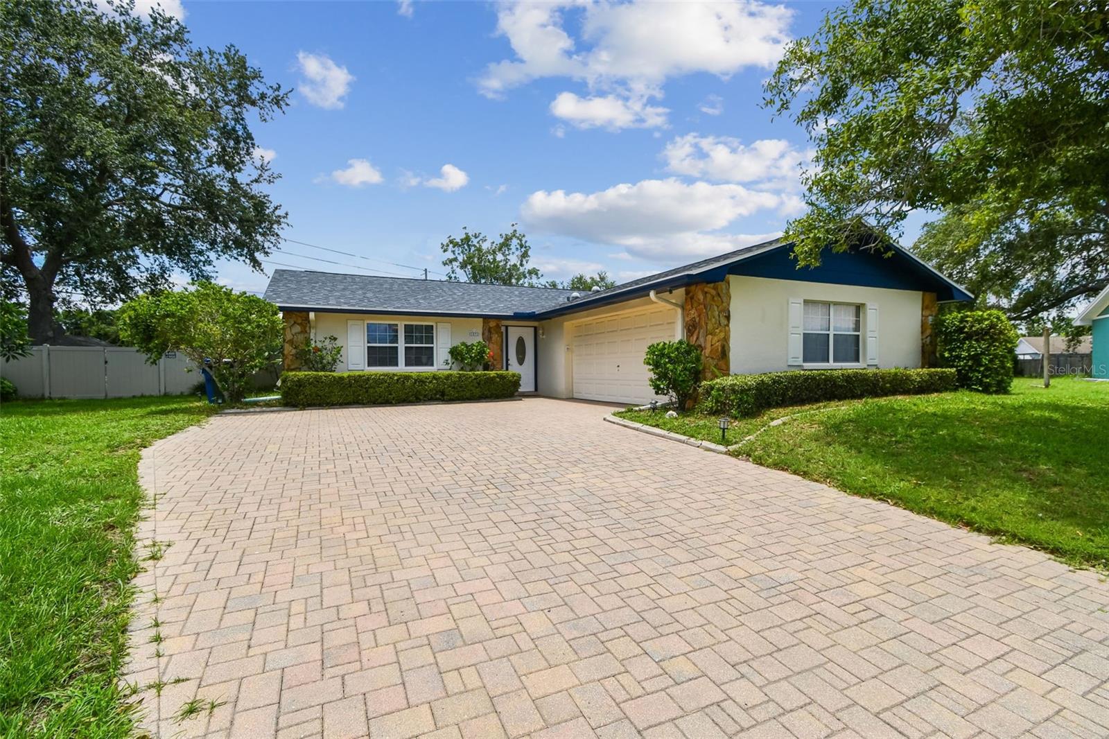 1071 Lexington Ct Property Photo 1