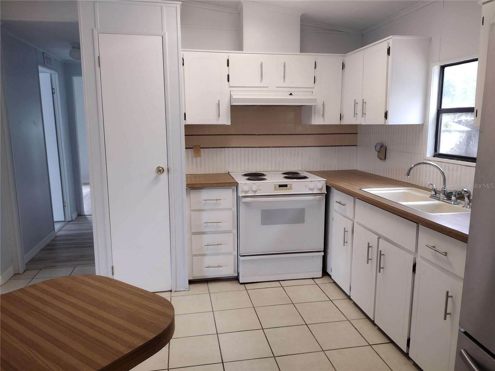 9507 Passaic Dr Property Photo 4