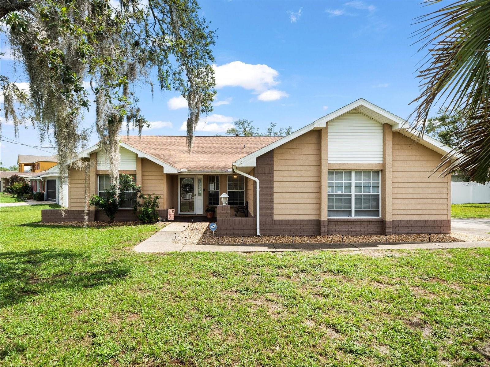 14185 Barlington St Property Photo 1