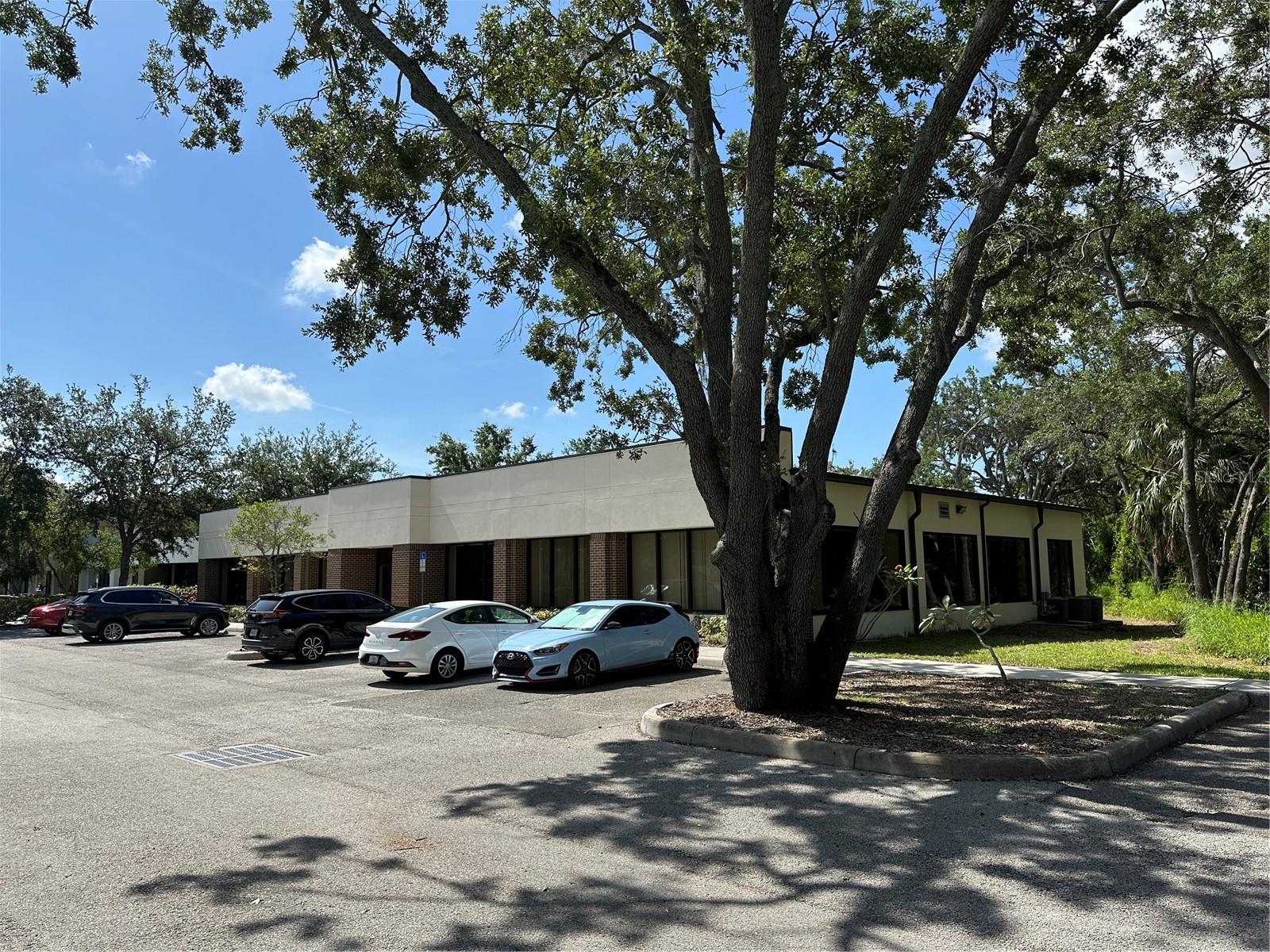 5620 W Sligh Ave Property Photo 1