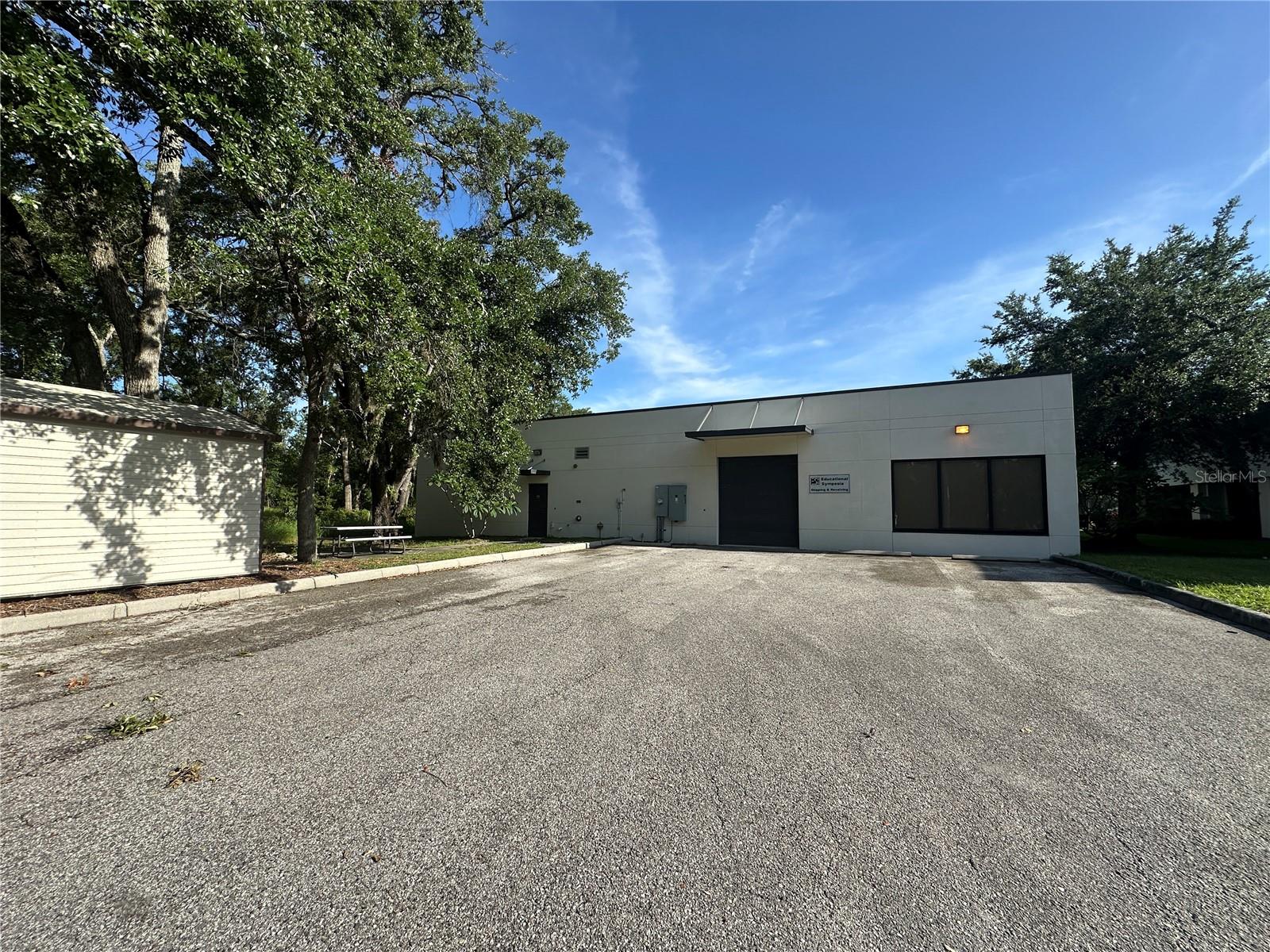 5620 W Sligh Ave Property Photo 2