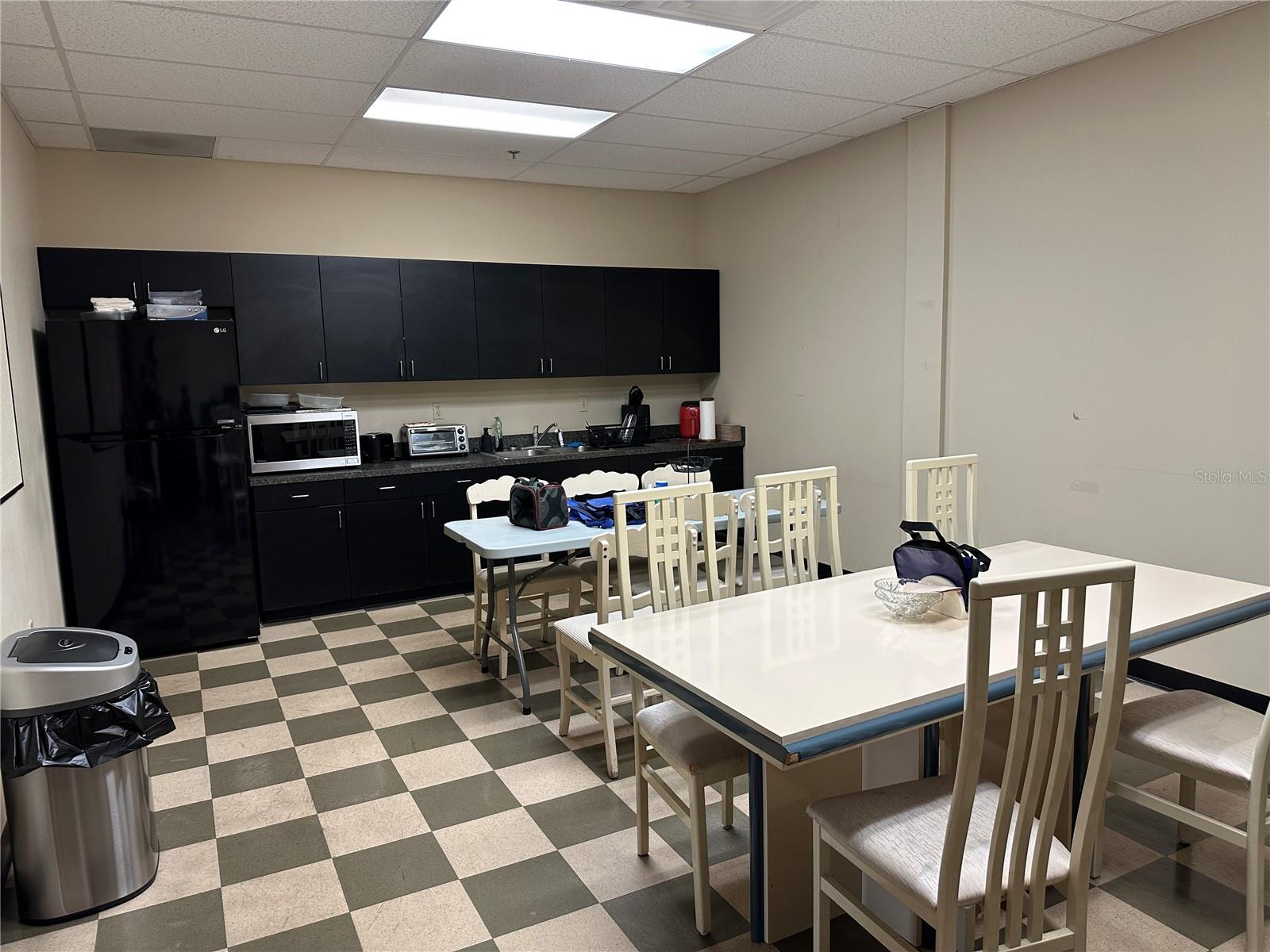 5620 W Sligh Ave Property Photo 10