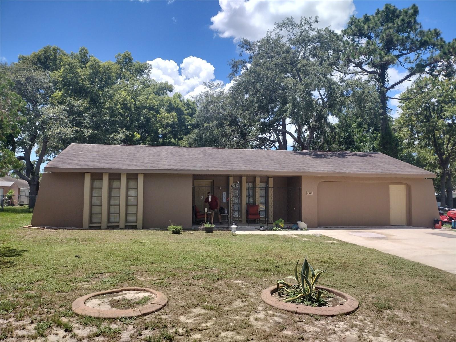 2419 Appian Ave Property Photo 1