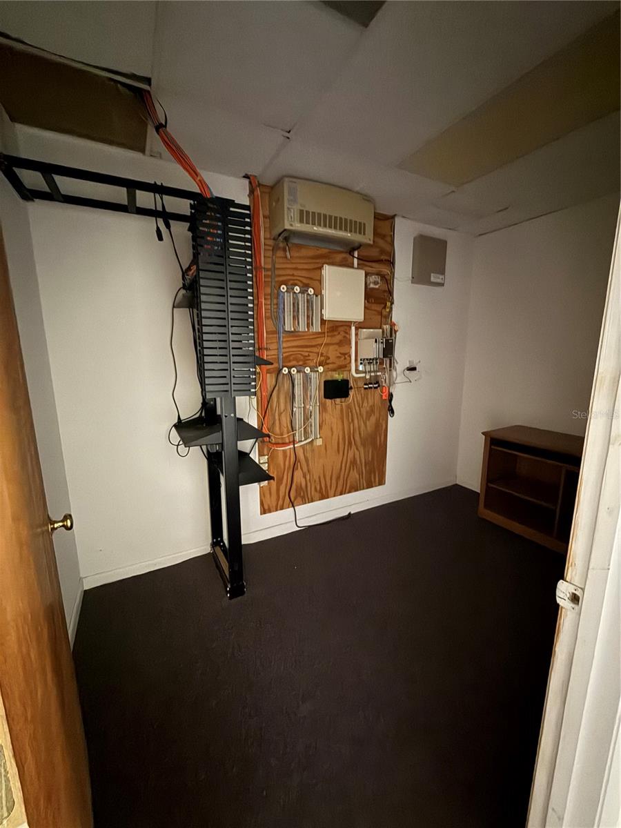 6736 Commerce Ave Property Photo 13