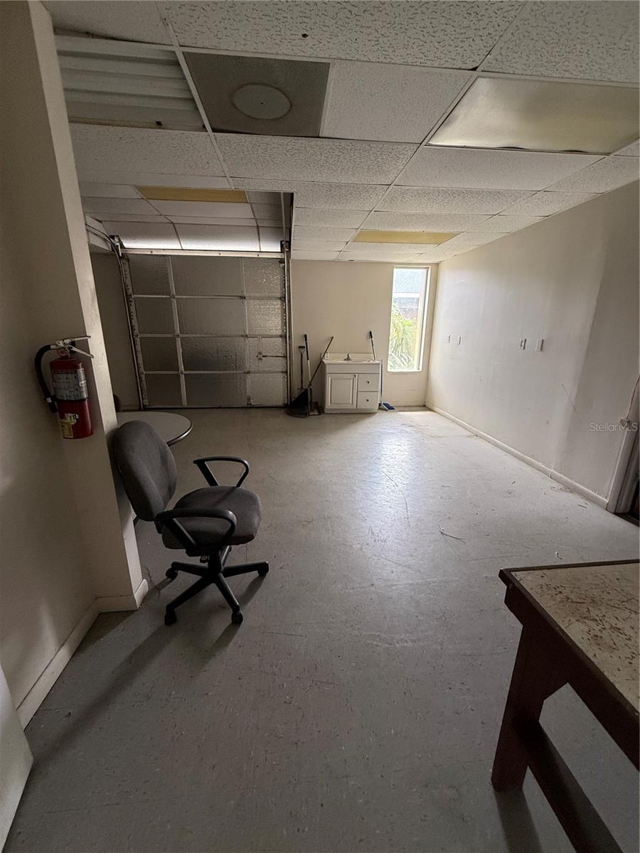 6736 Commerce Ave Property Photo 14