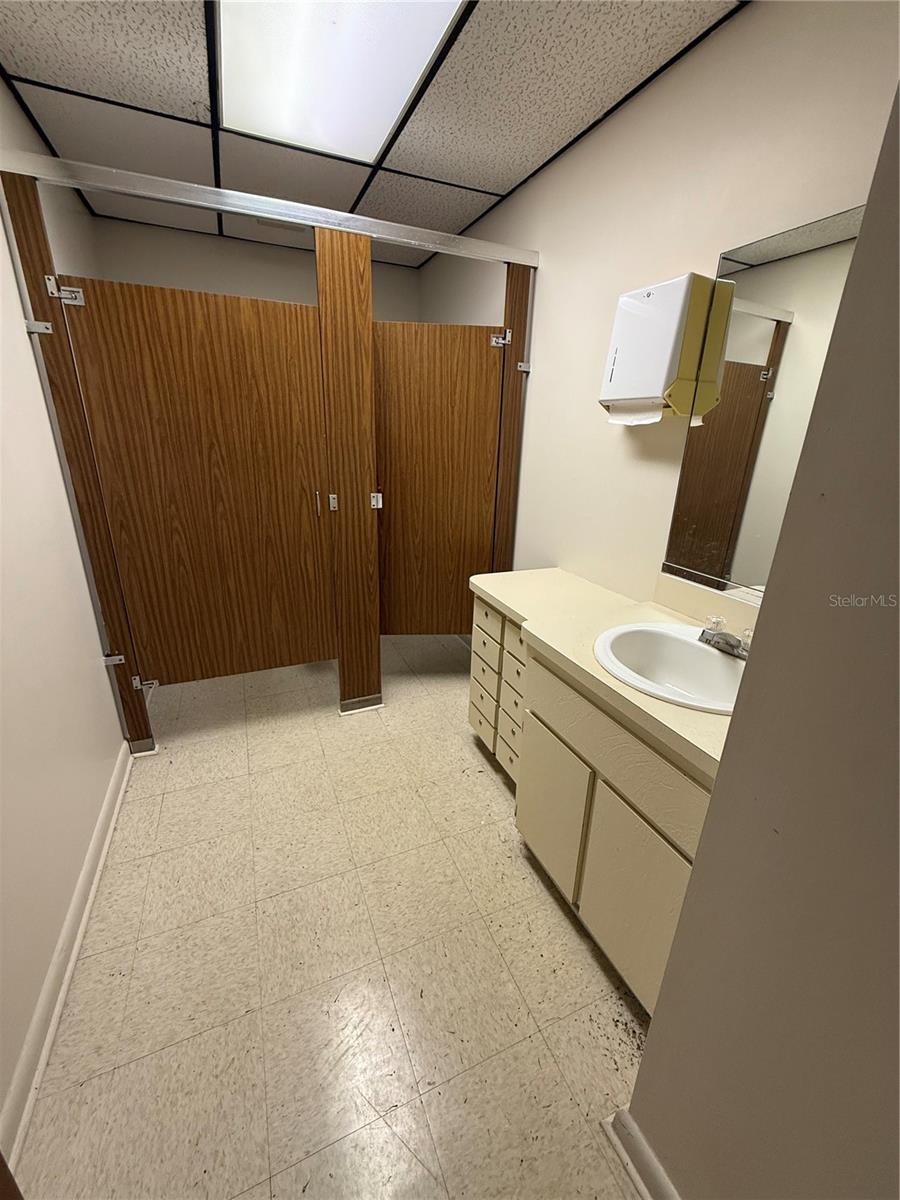 6736 Commerce Ave Property Photo 19