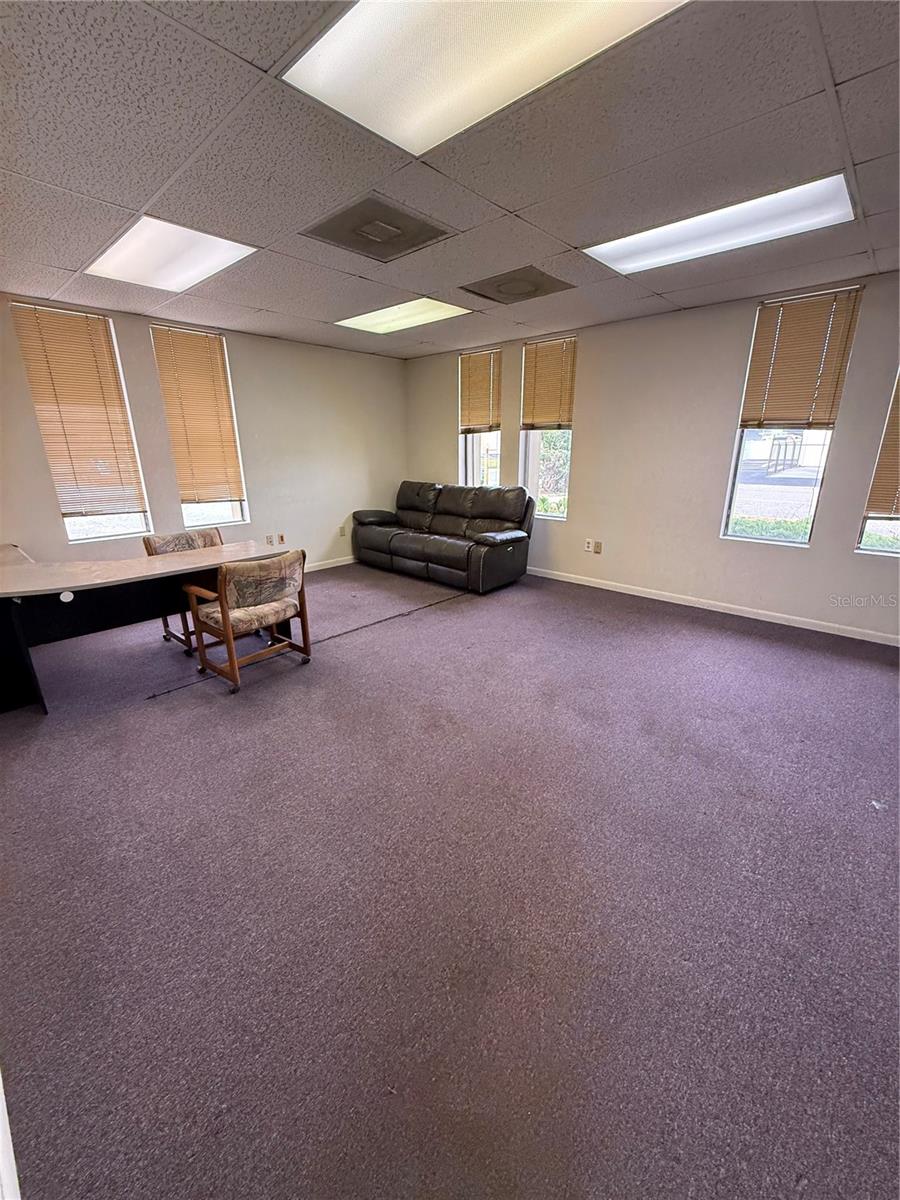 6736 Commerce Ave Property Photo 22