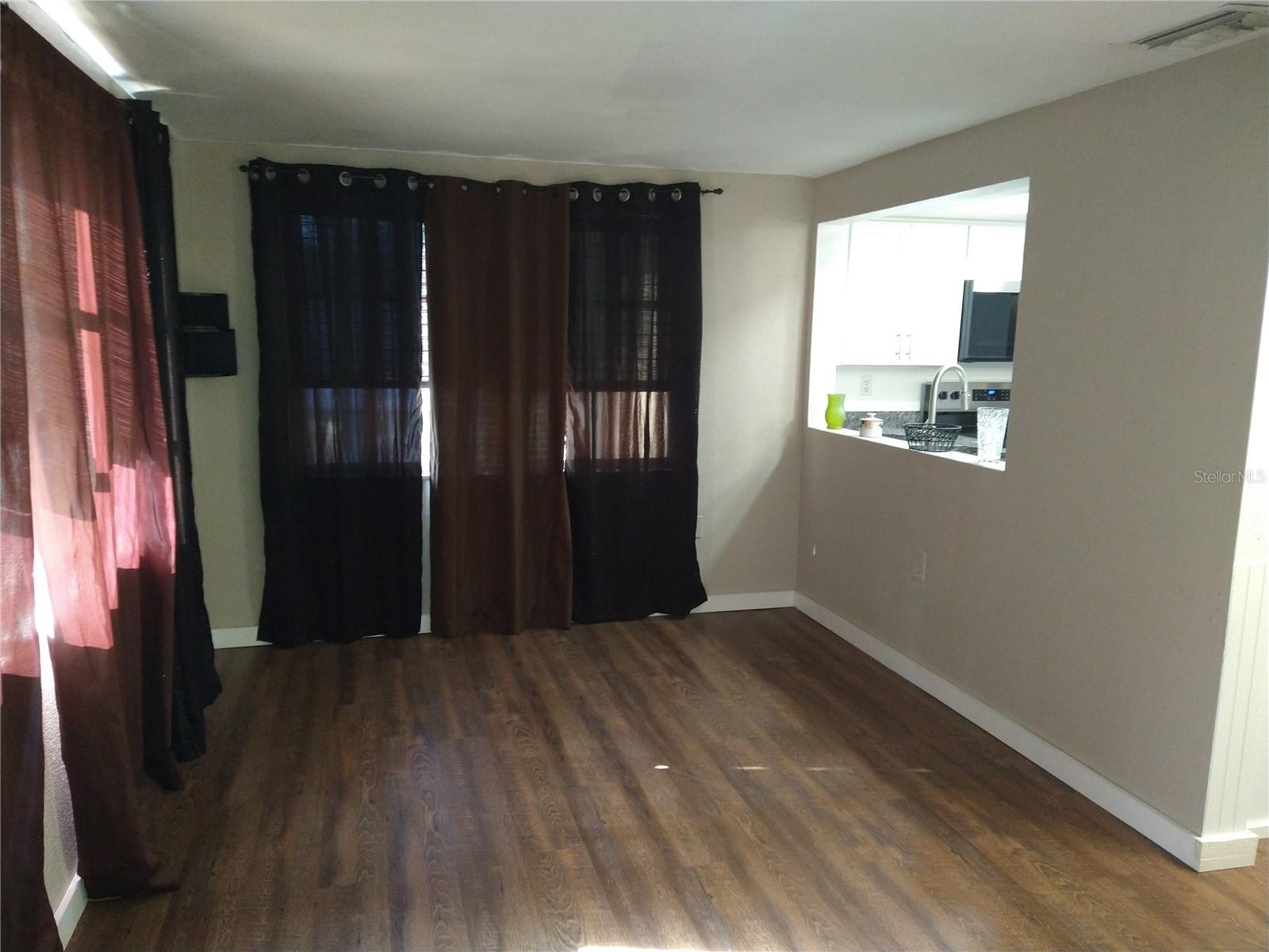 12910 College Hill Dr Property Photo 9