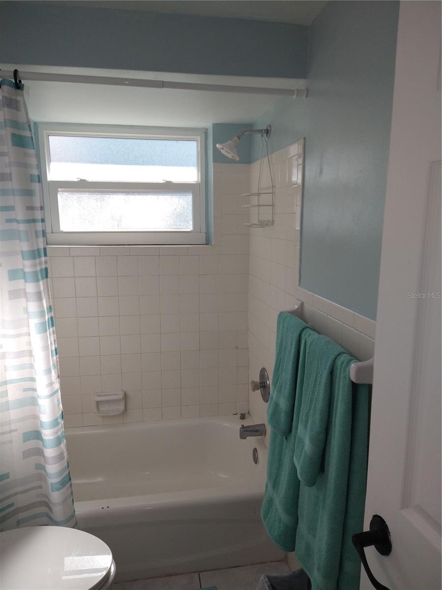 12910 College Hill Dr Property Photo 20