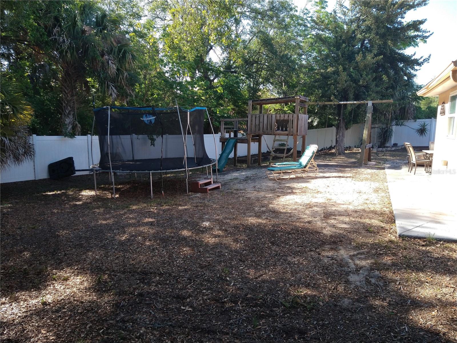 12910 College Hill Dr Property Photo 29