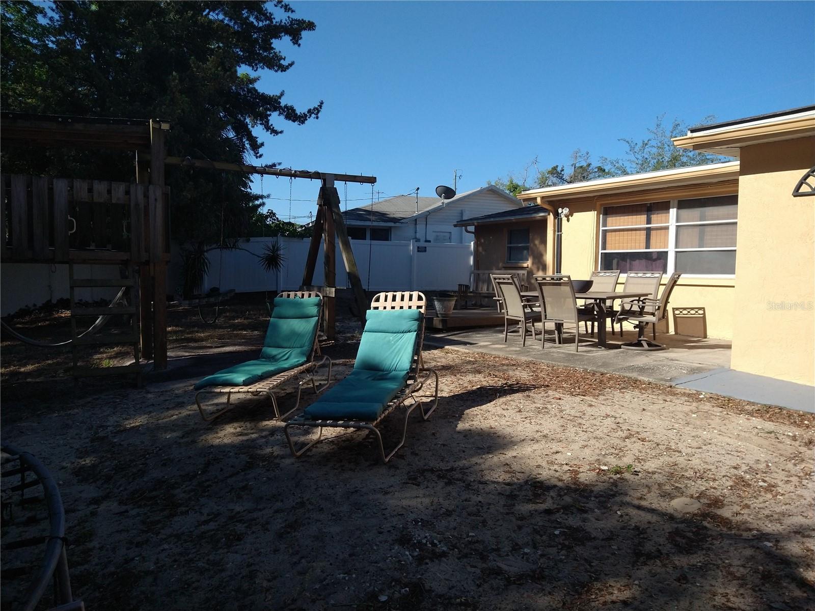 12910 College Hill Dr Property Photo 31