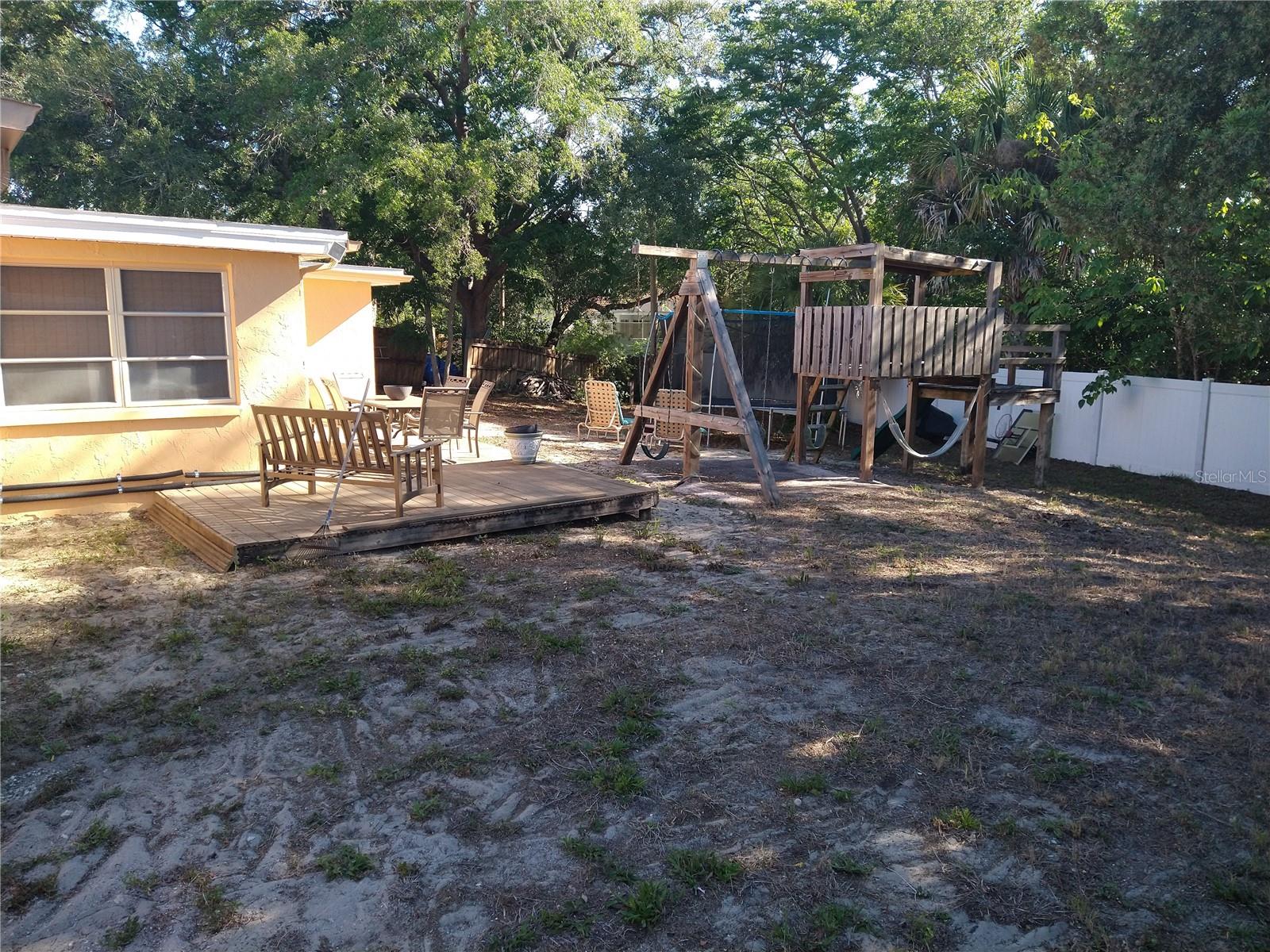 12910 College Hill Dr Property Photo 32