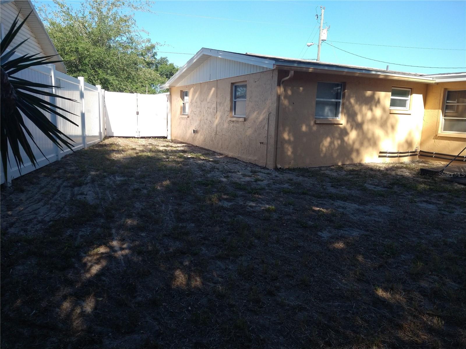 12910 College Hill Dr Property Photo 34