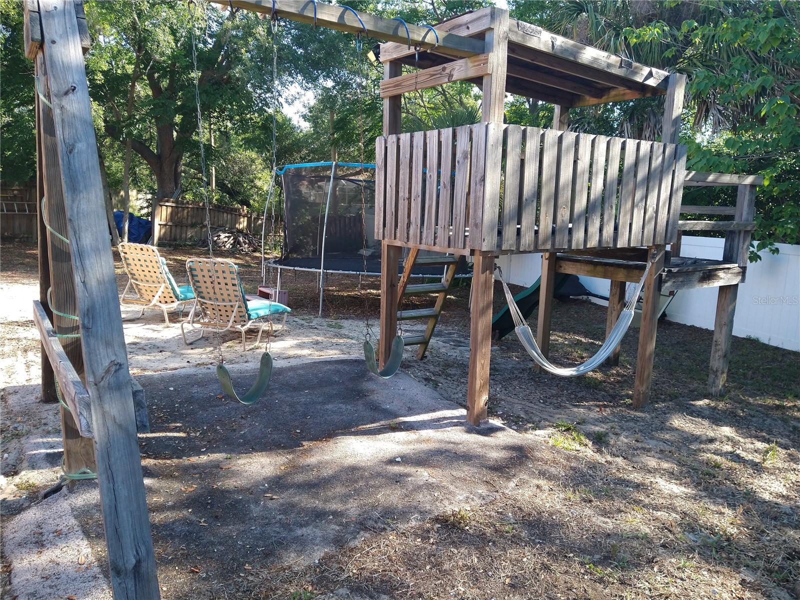 12910 College Hill Dr Property Photo 36