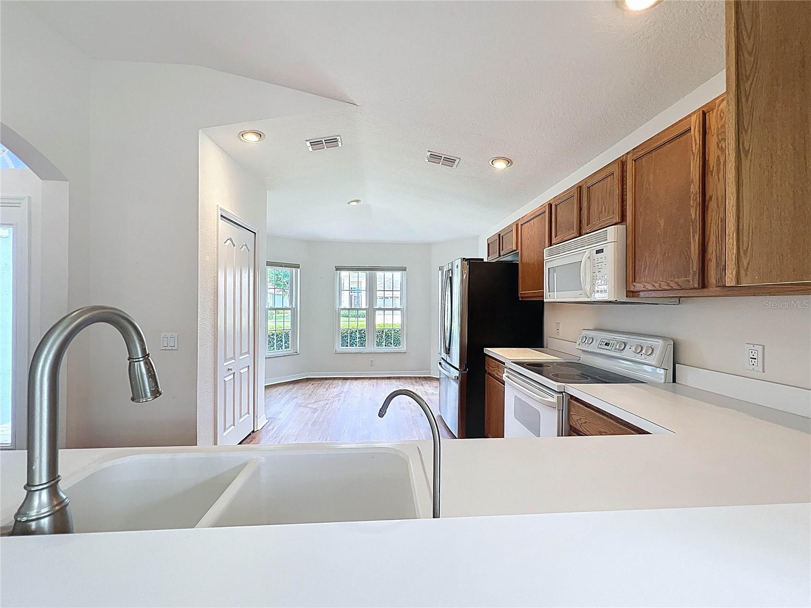 11644 Spindrift Loop Property Photo 10