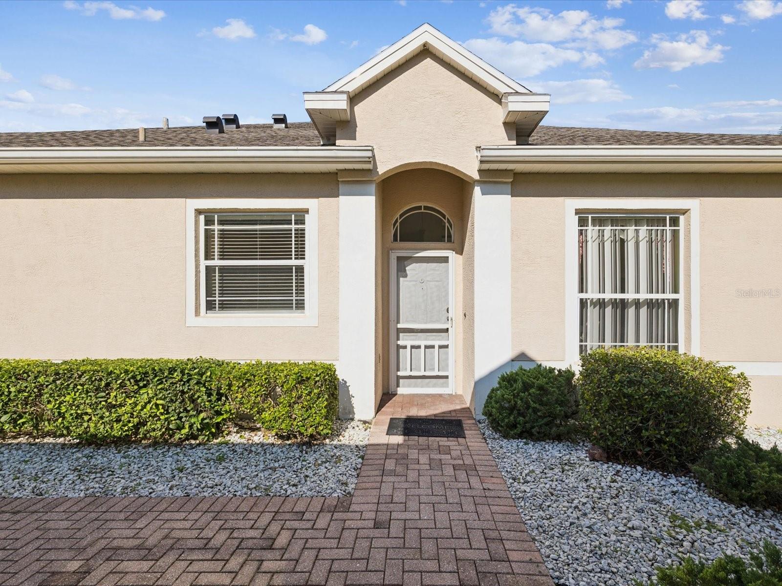 2649 Tottenham Dr Property Photo 3