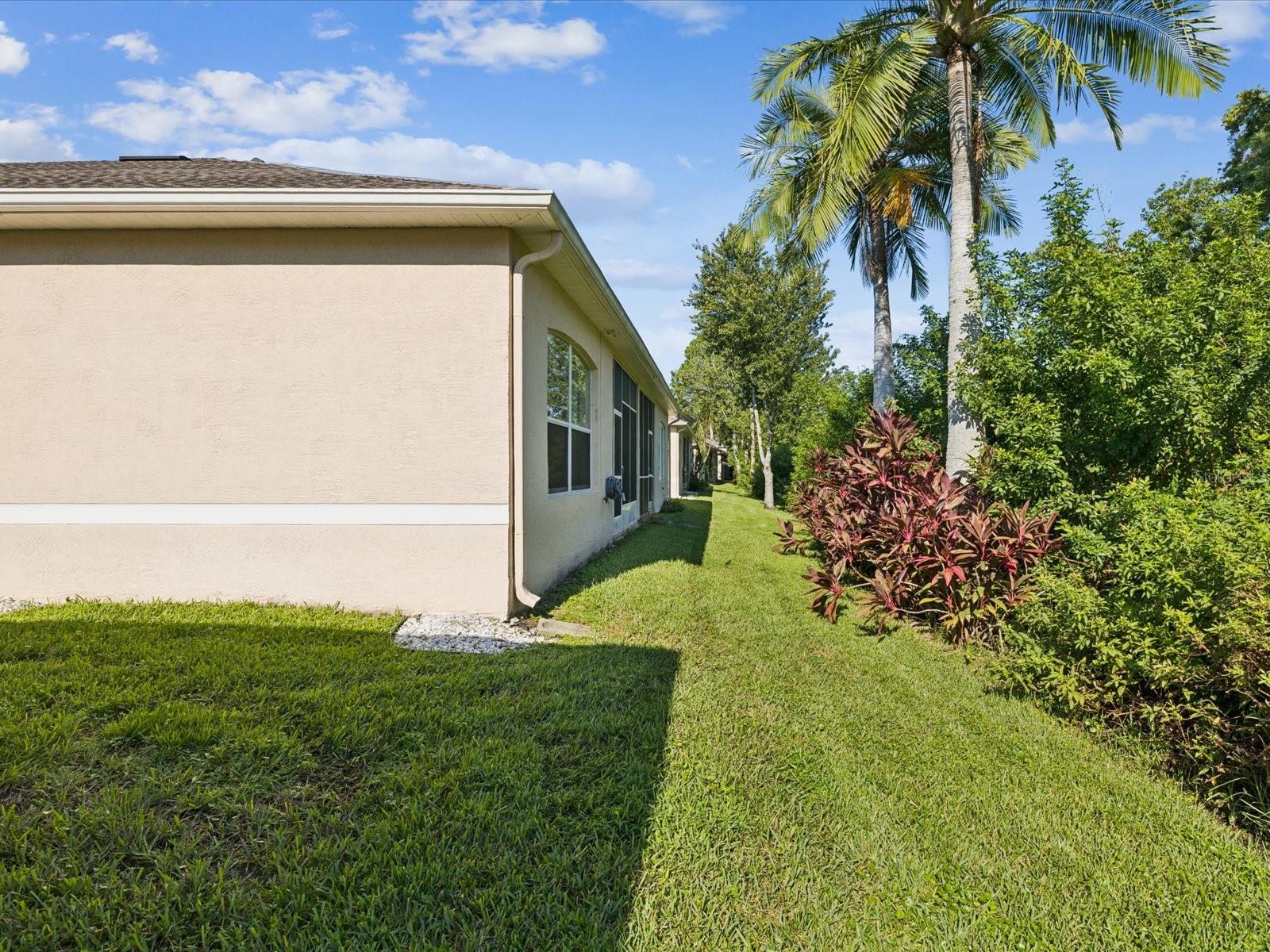 2649 Tottenham Dr Property Photo 32
