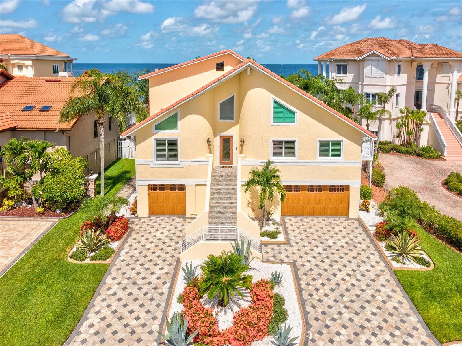 5101 Westshore Dr Property Photo 1