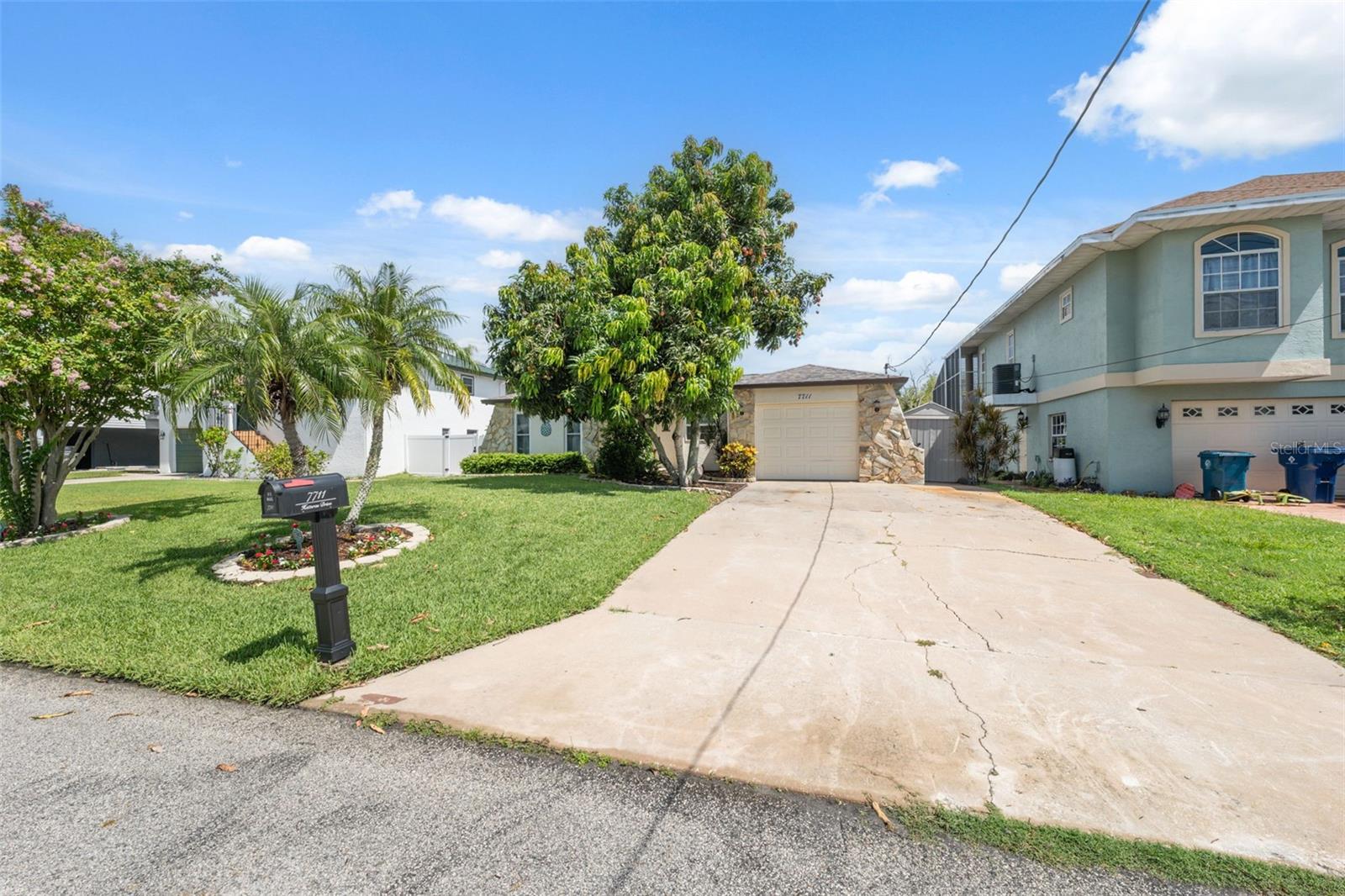 7711 Hatteras Dr Property Photo 35