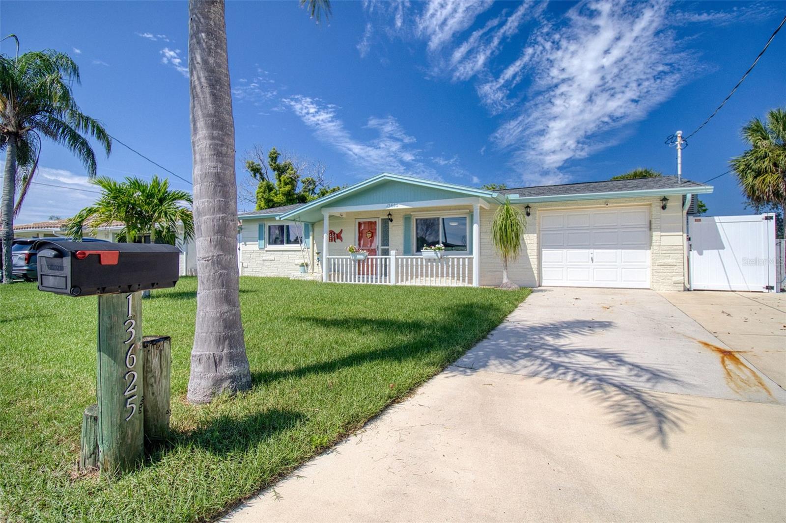13625 Maria Dr Property Photo 6