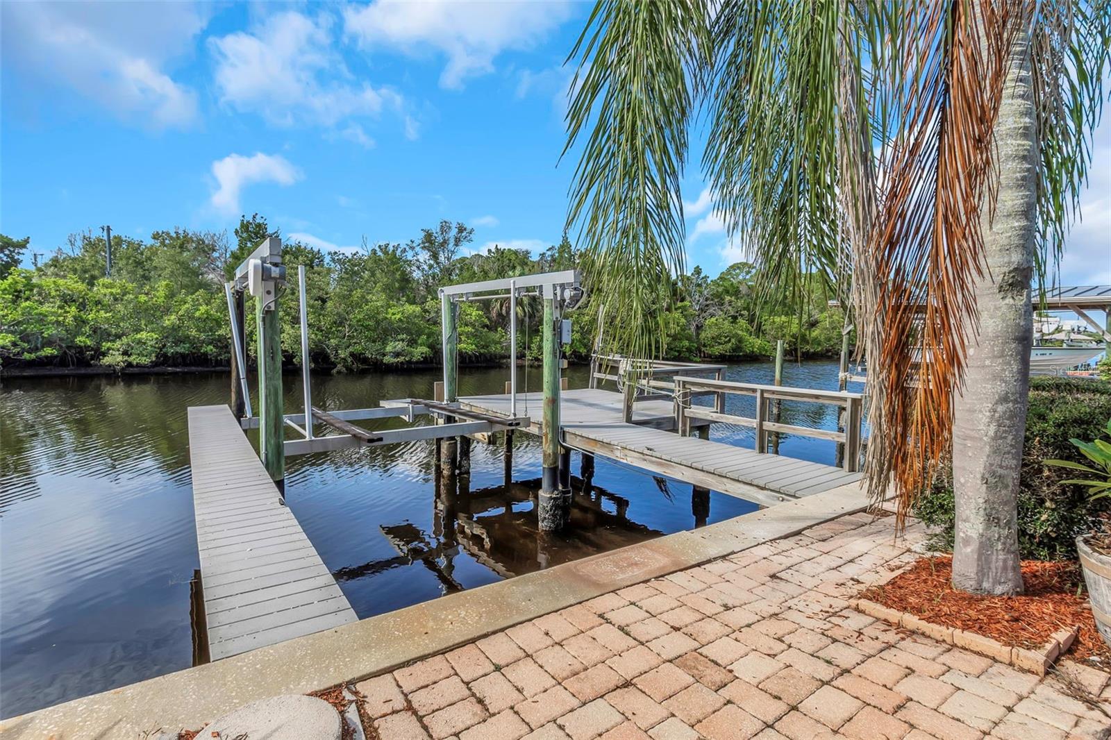 220 Driftwood Dr S Property Photo 68