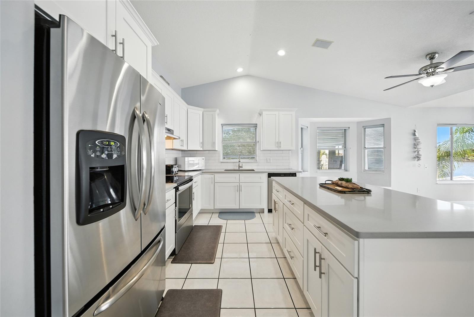 2435 N Watersedge Dr Property Photo 15