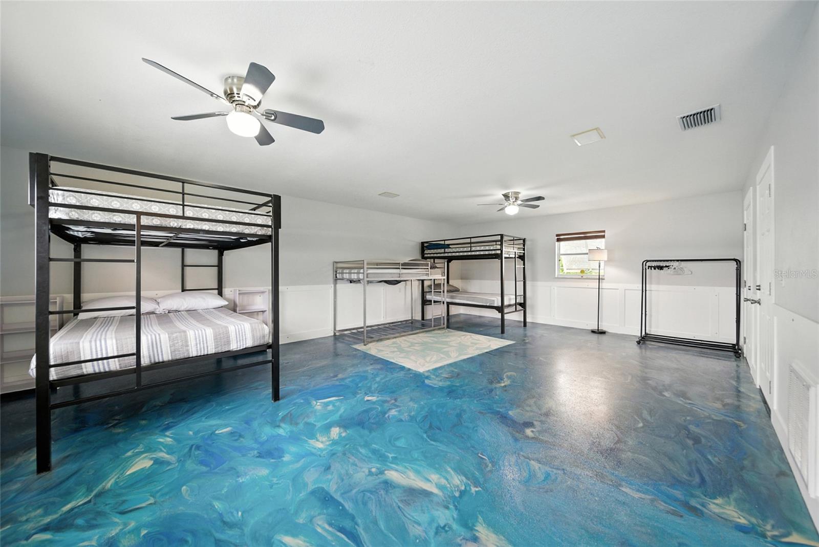 2435 N Watersedge Dr Property Photo 32
