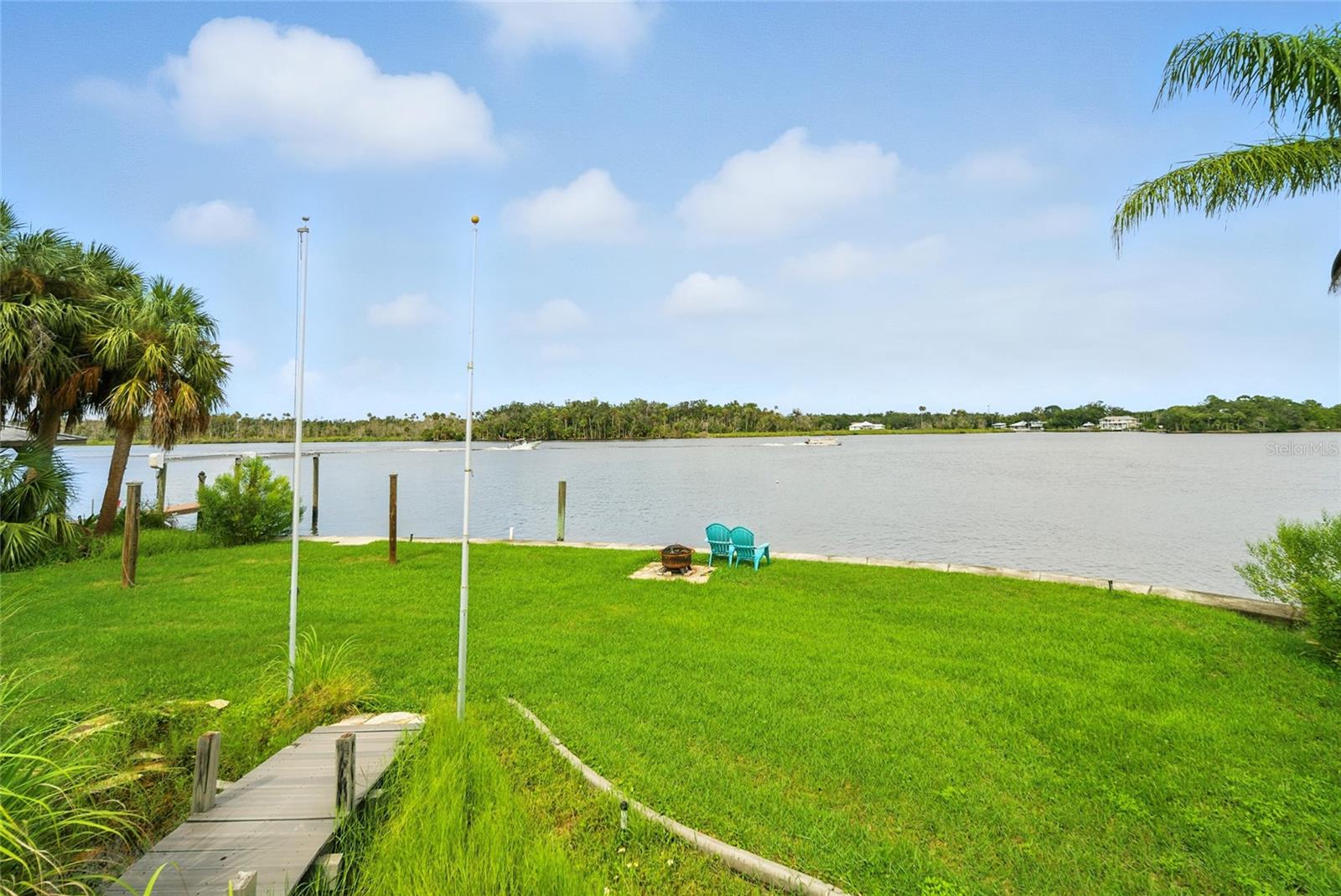 2435 N Watersedge Dr Property Photo 42