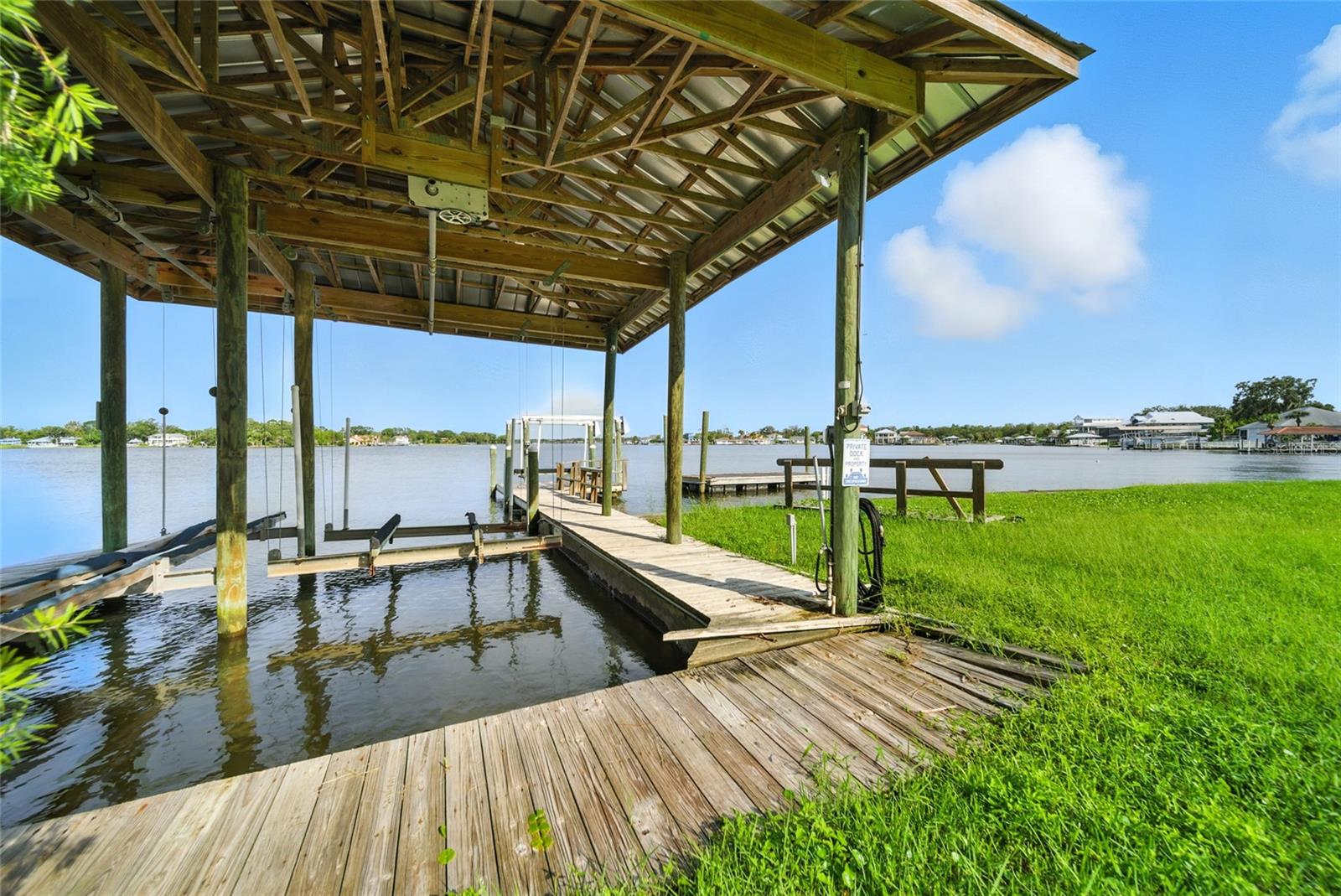 2435 N Watersedge Dr Property Photo 47
