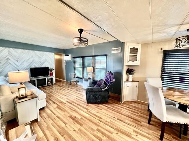 10819 London Dr Property Photo 21