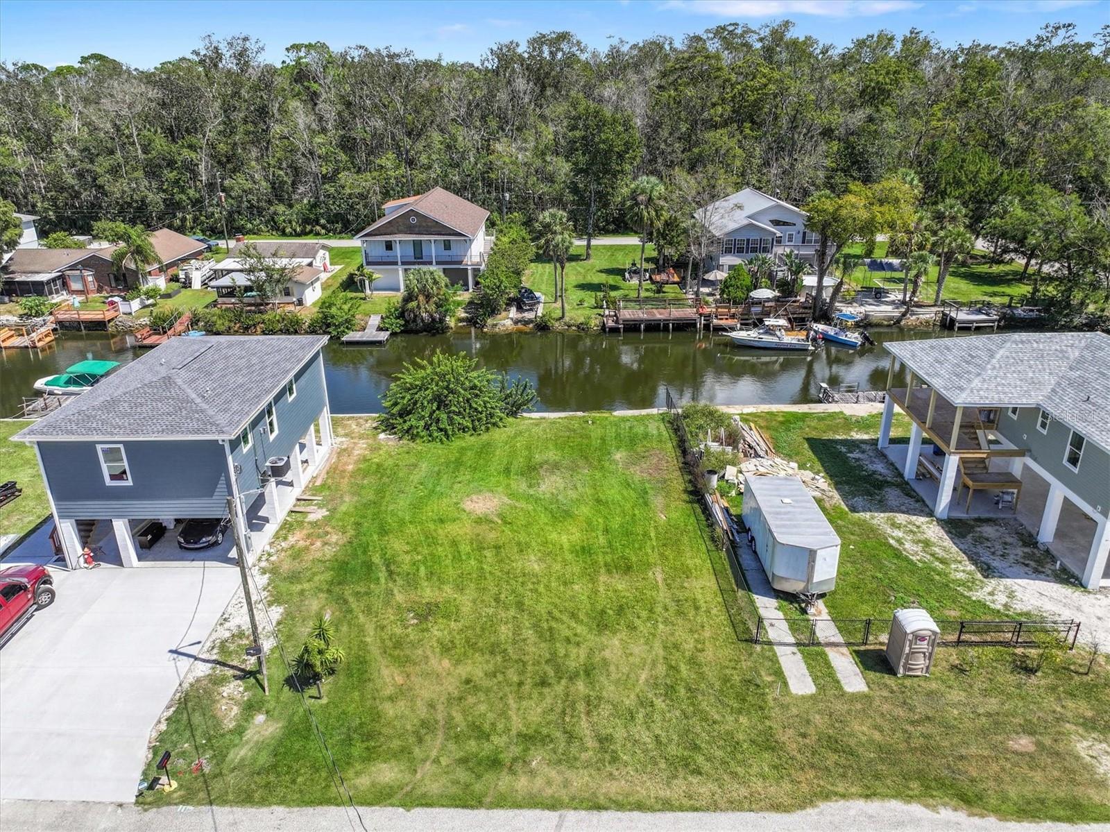 6262 Island Dr Property Photo 3