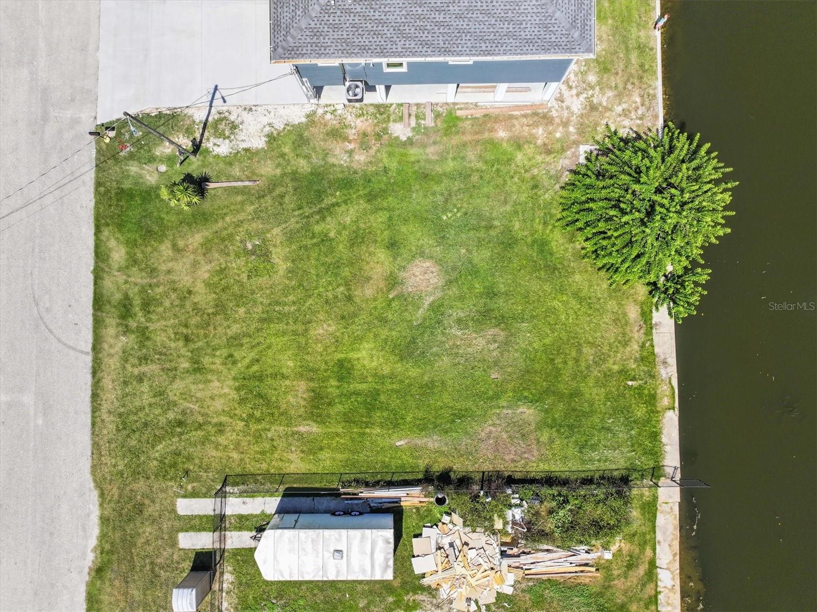 6262 Island Dr Property Photo 4