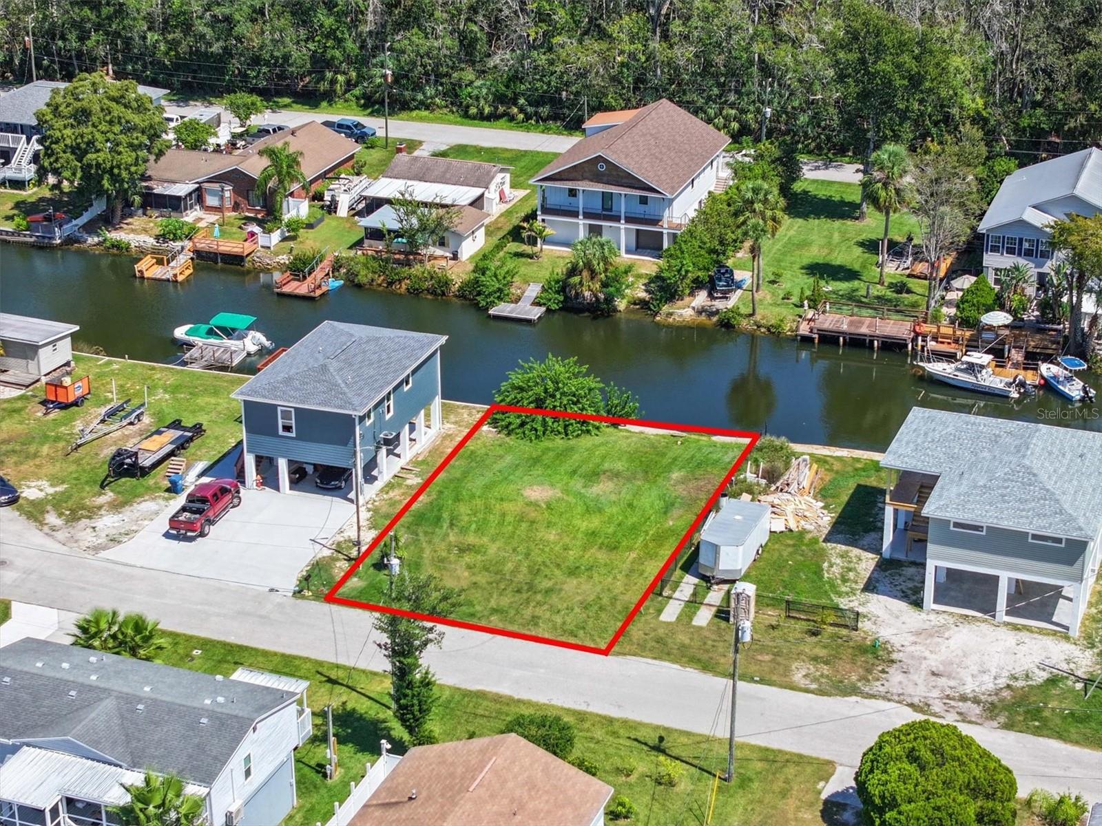 6262 Island Dr Property Photo 8