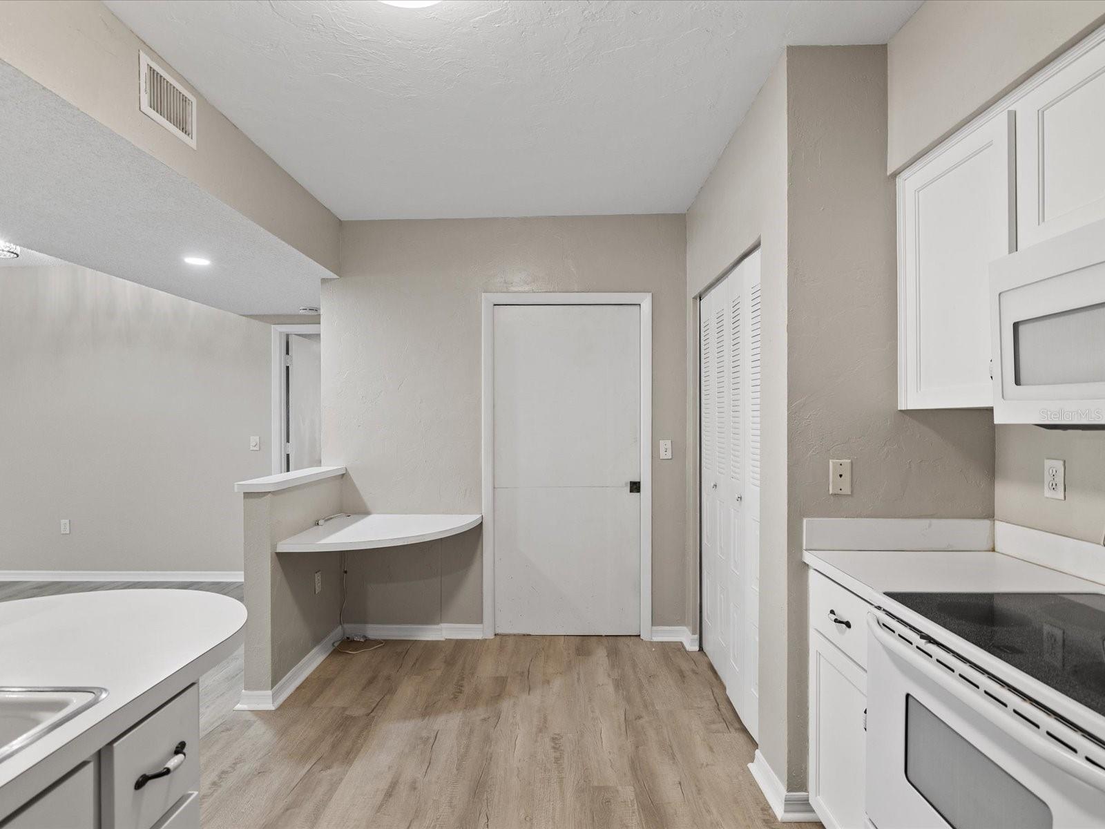 3358 Mermoor Dr #102 Property Photo 10