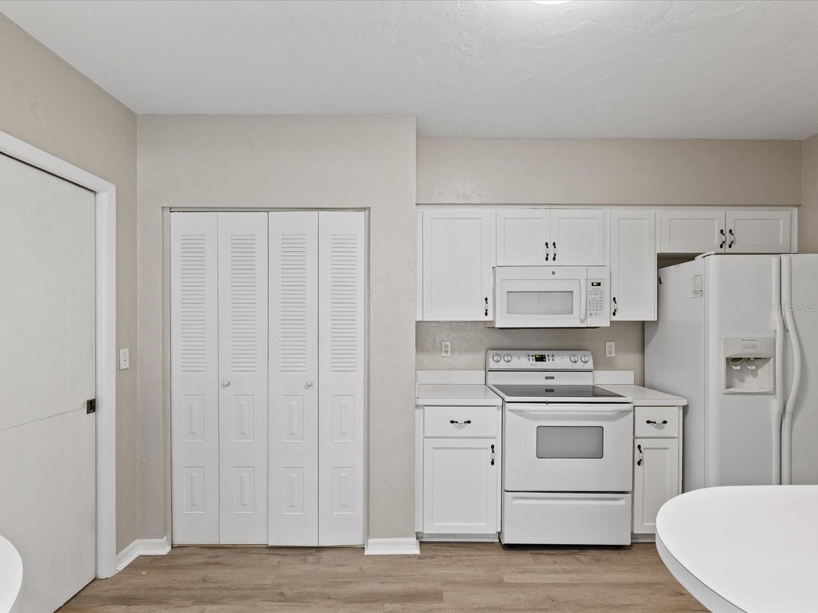 3358 Mermoor Dr #102 Property Photo 12