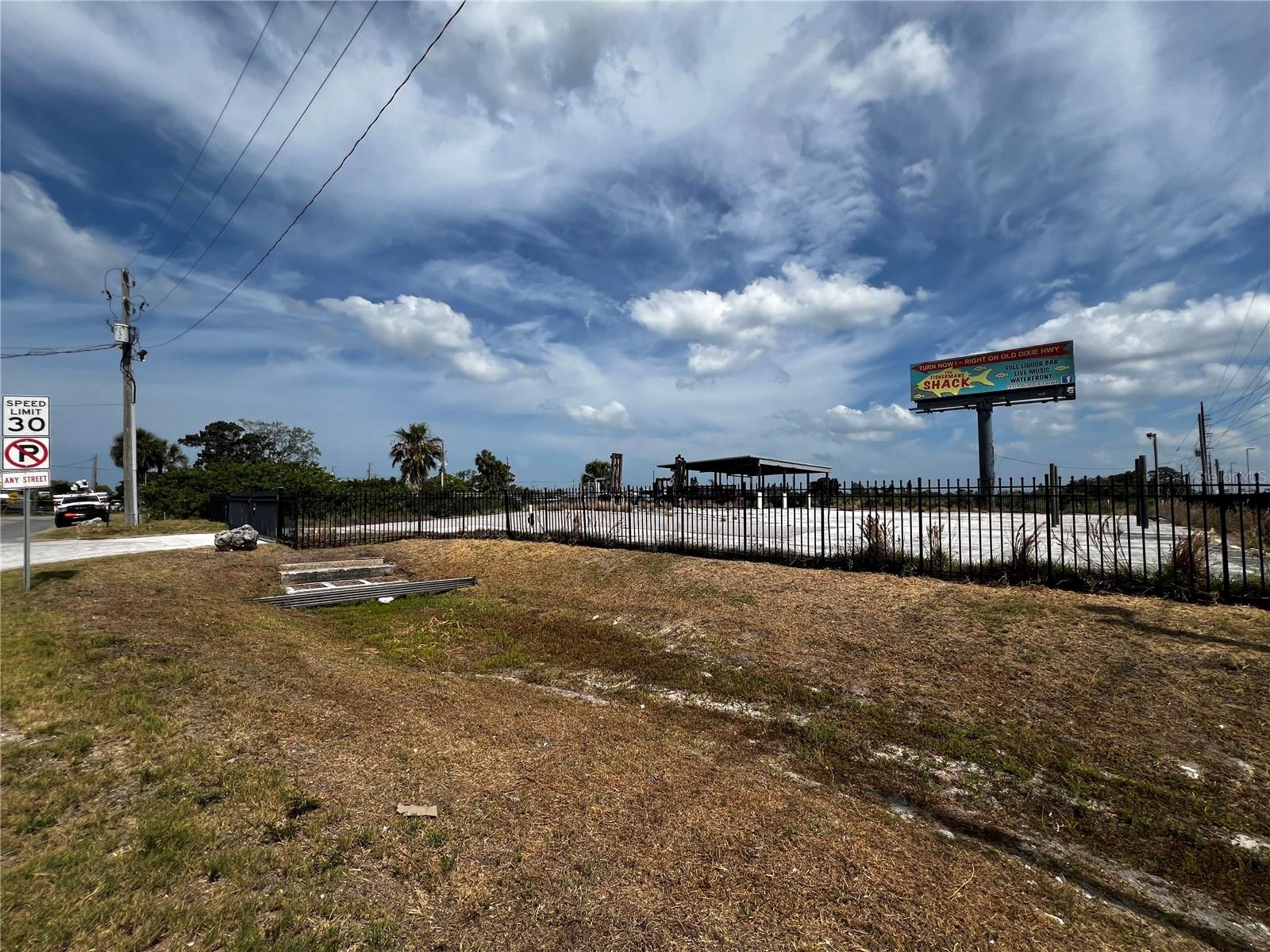 6919 Puffin Ln Property Photo 3