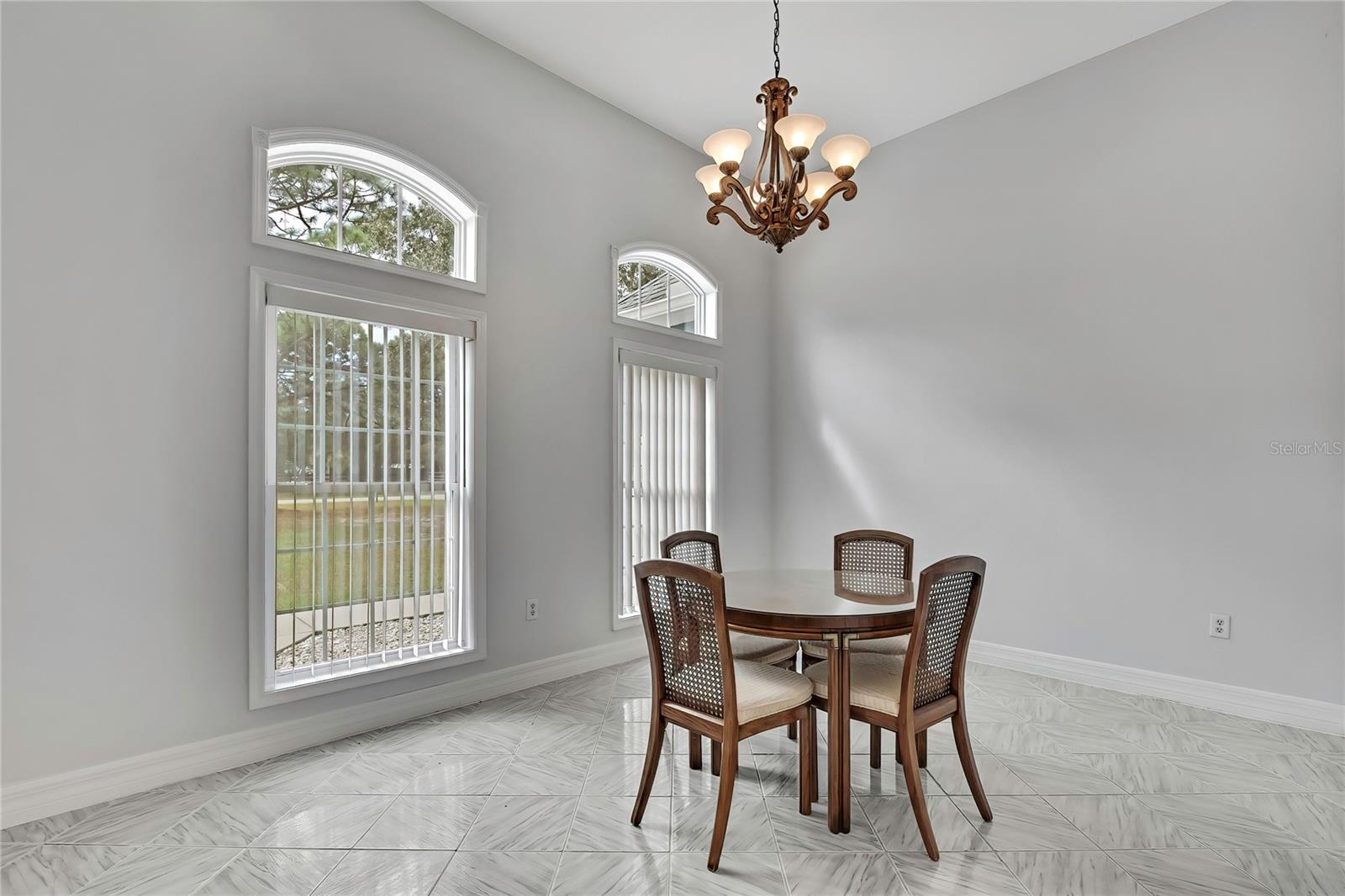 16603 Diplomat Dr Property Photo 12