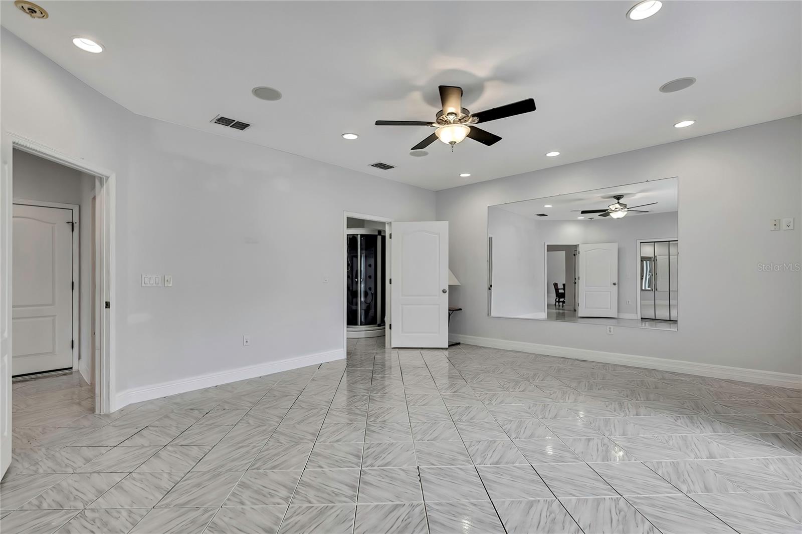 16603 Diplomat Dr Property Photo 31