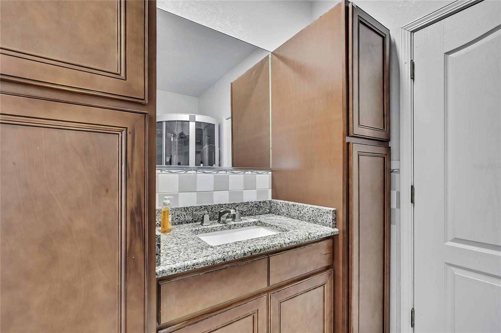 16603 Diplomat Dr Property Photo 35