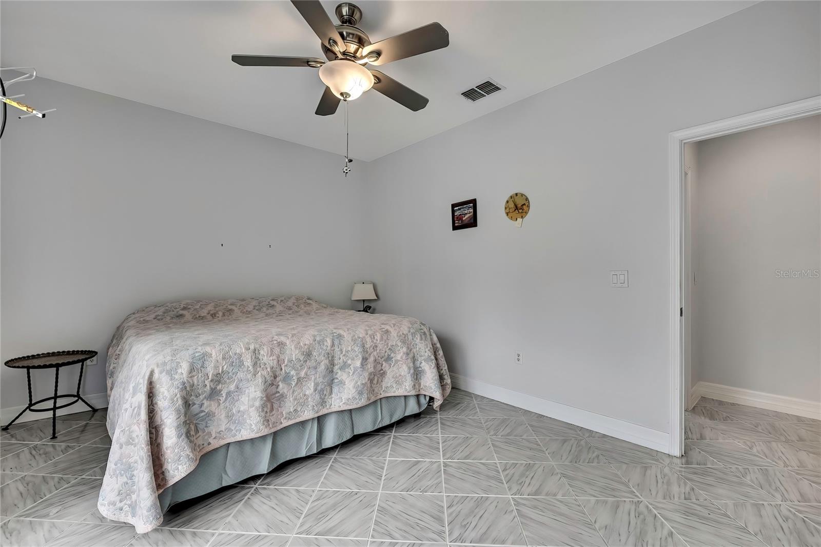 16603 Diplomat Dr Property Photo 41