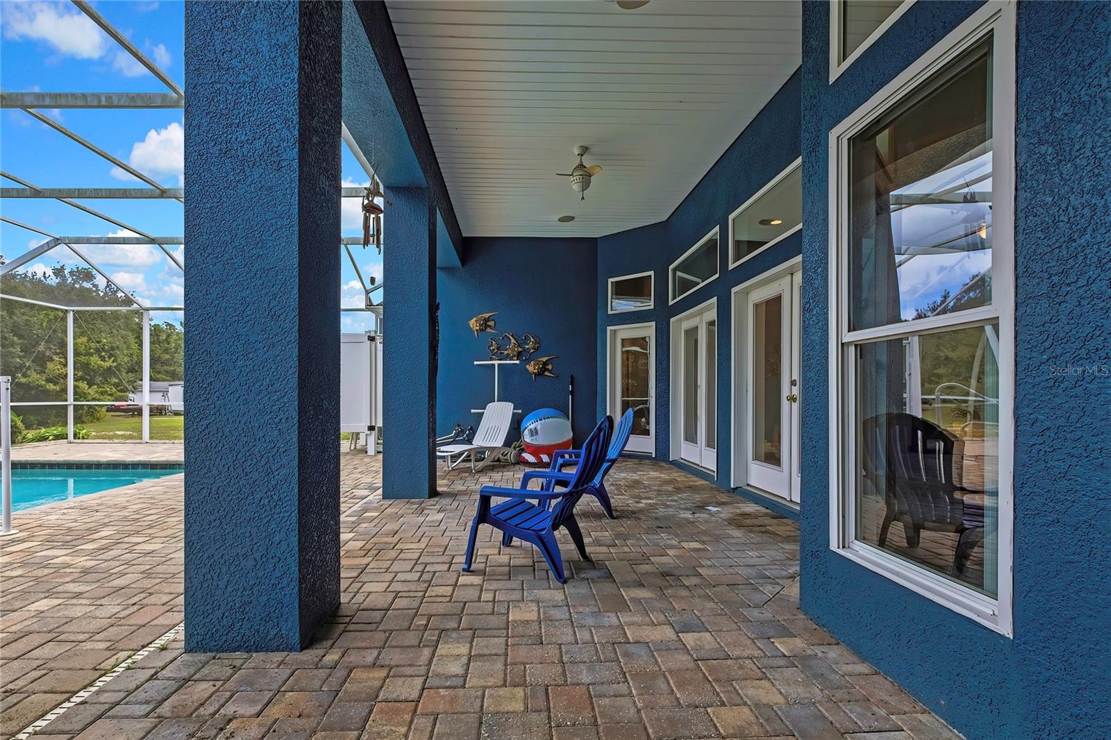16603 Diplomat Dr Property Photo 45