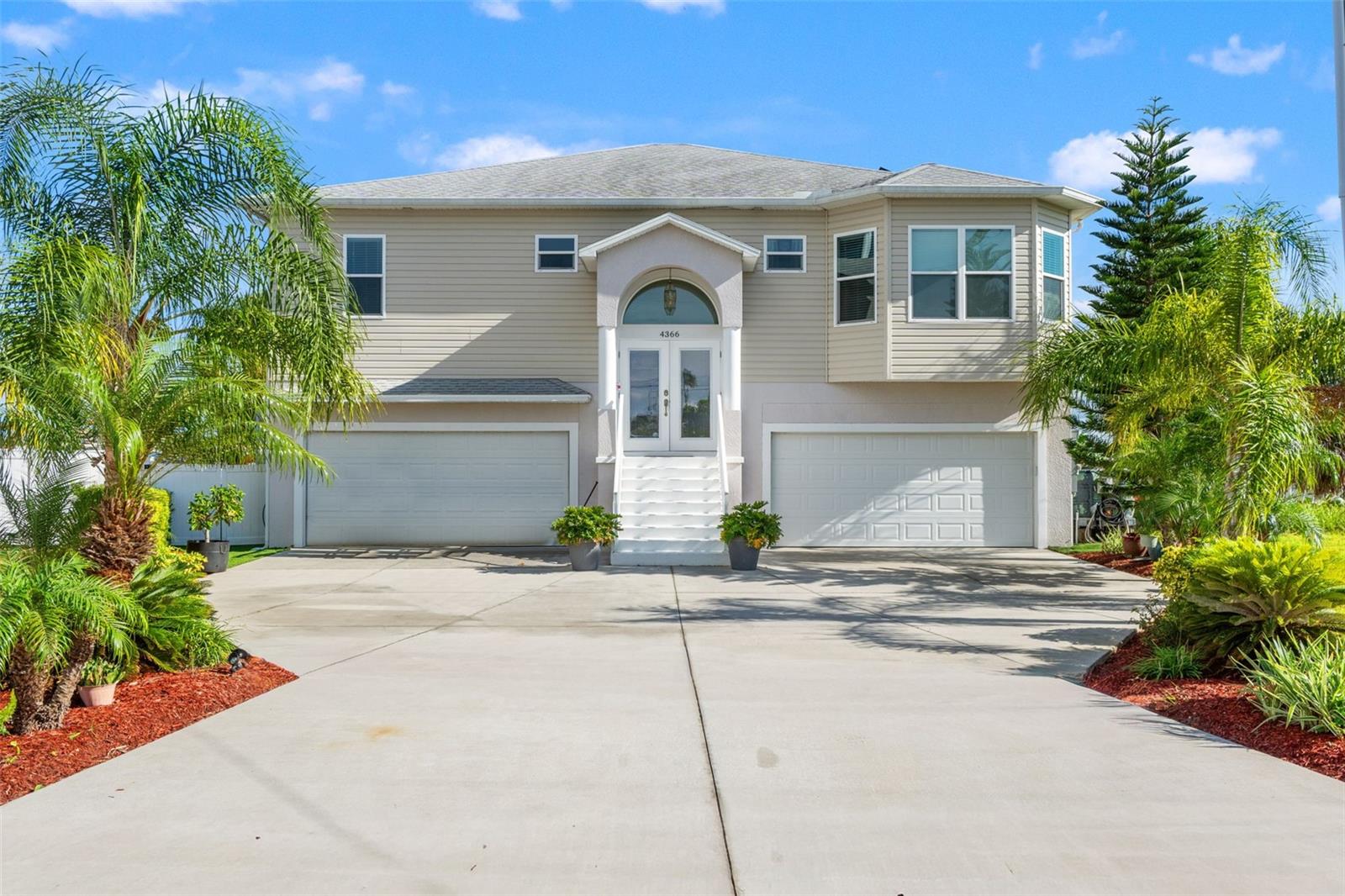 4366 6TH ISLE DR Property Photo 1